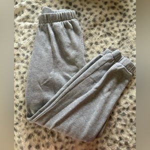 grey brandy melville sweatpants